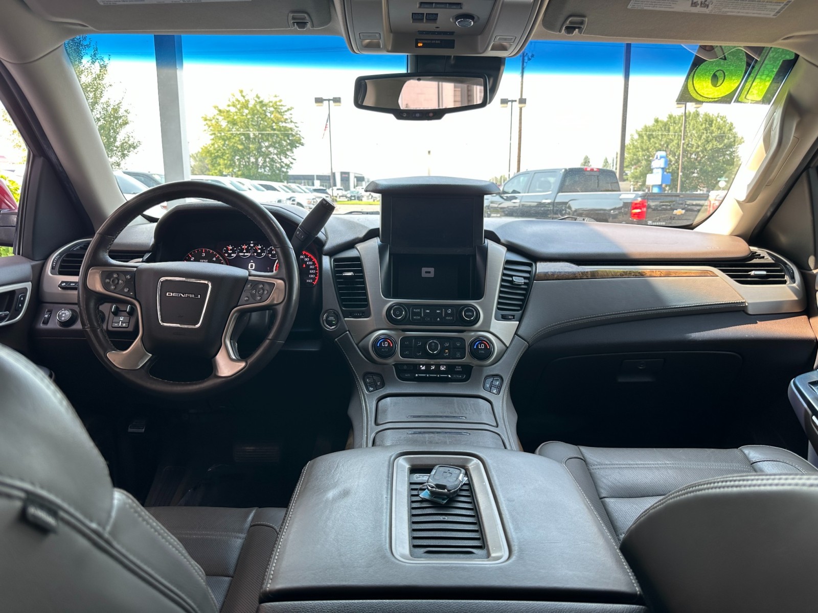 2016 GMC Yukon XL Denali 31