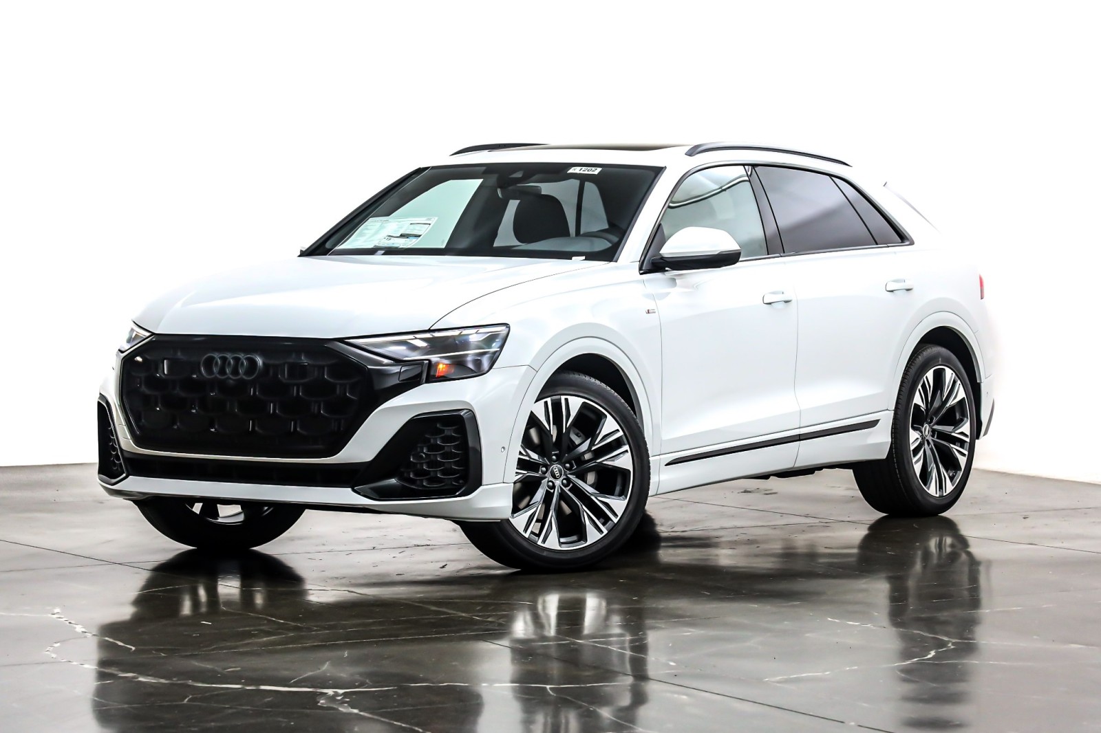 2025 Audi Q8 Premium Plus