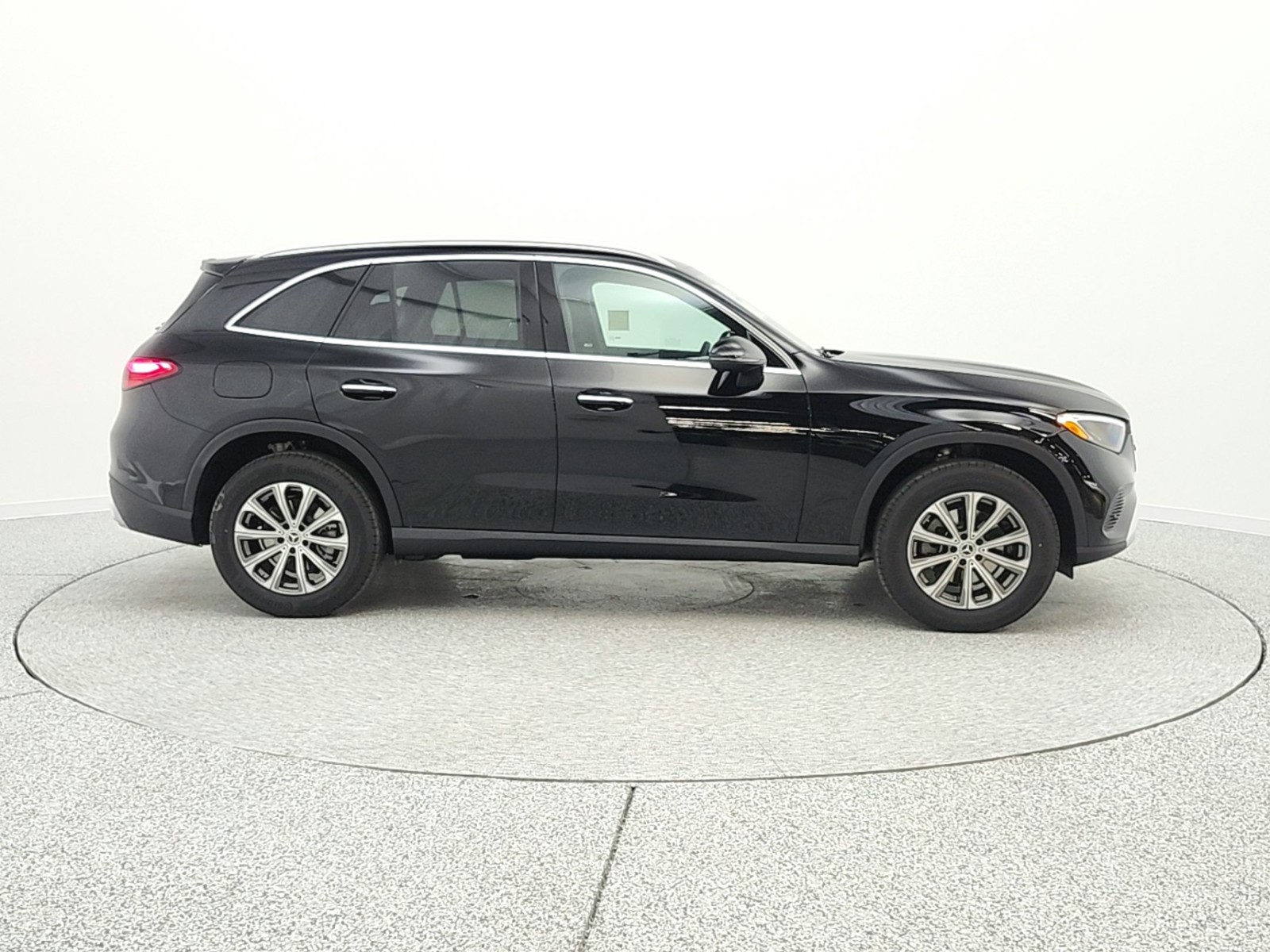 New 2026 Black Mercedes-Benz GLC 300 image 4