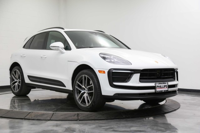 2023 Porsche Macan  7