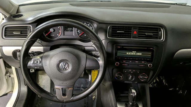 2013 Volkswagen Jetta Sedan SE w/Convenience 18