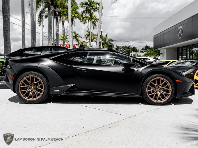 2023 Lamborghini Huracan Sterrato  in , 