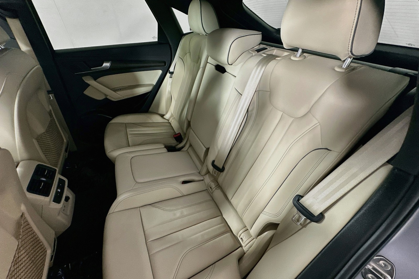 Used 2023 Florett Silver Metallic Audi S line Premium image 8