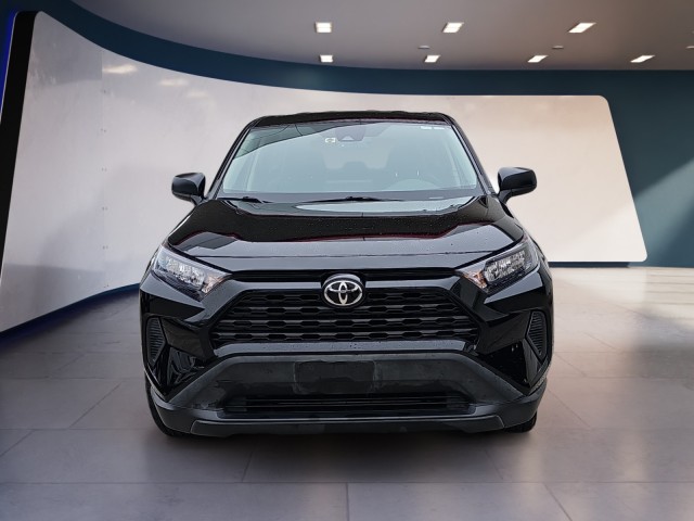 2022 Toyota RAV4 LE 8