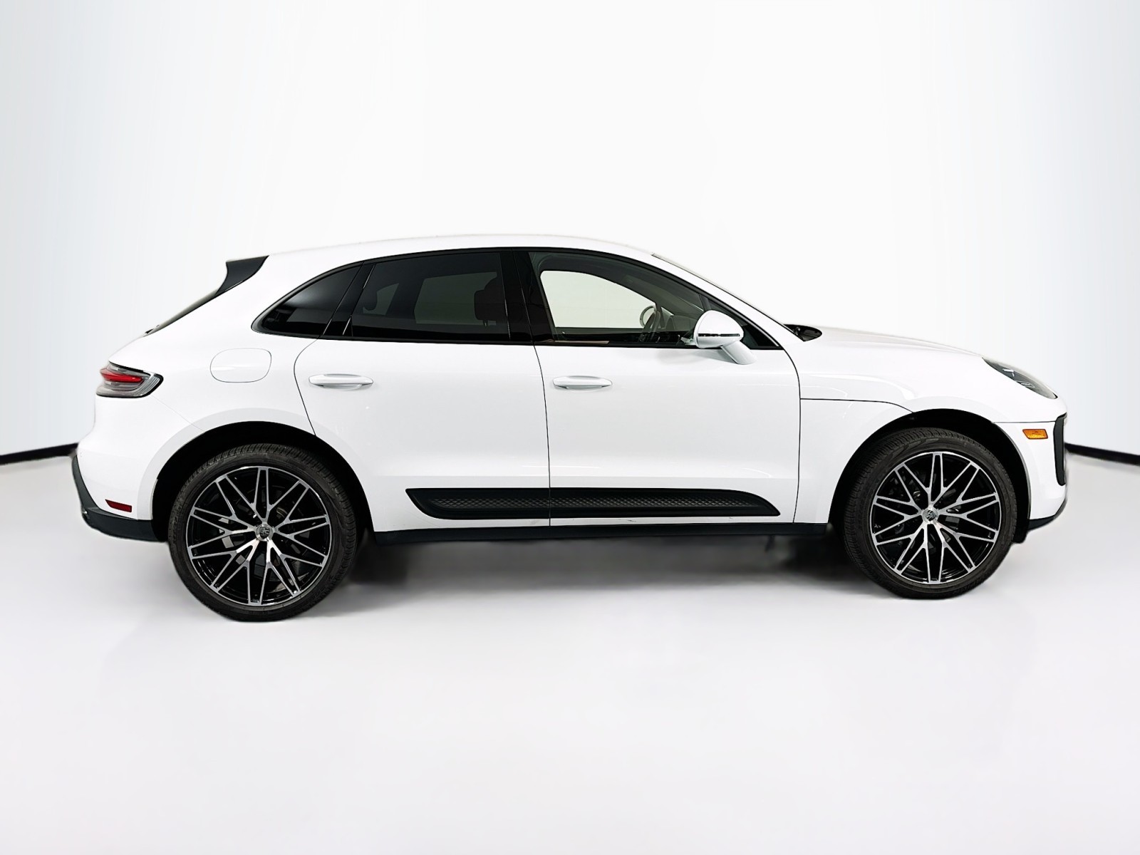 2024 Porsche Macan  4