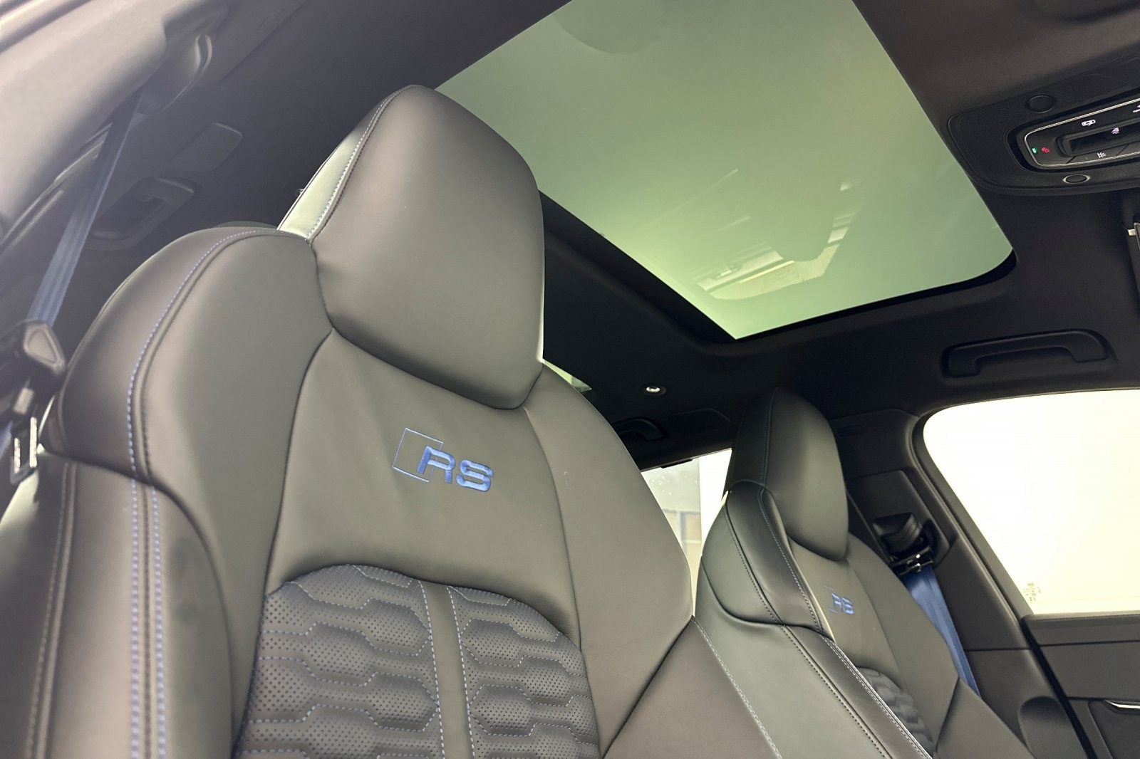 Used 2024 Mythos Black Metallic Audi performance 4.0 TFSI quattro image 16