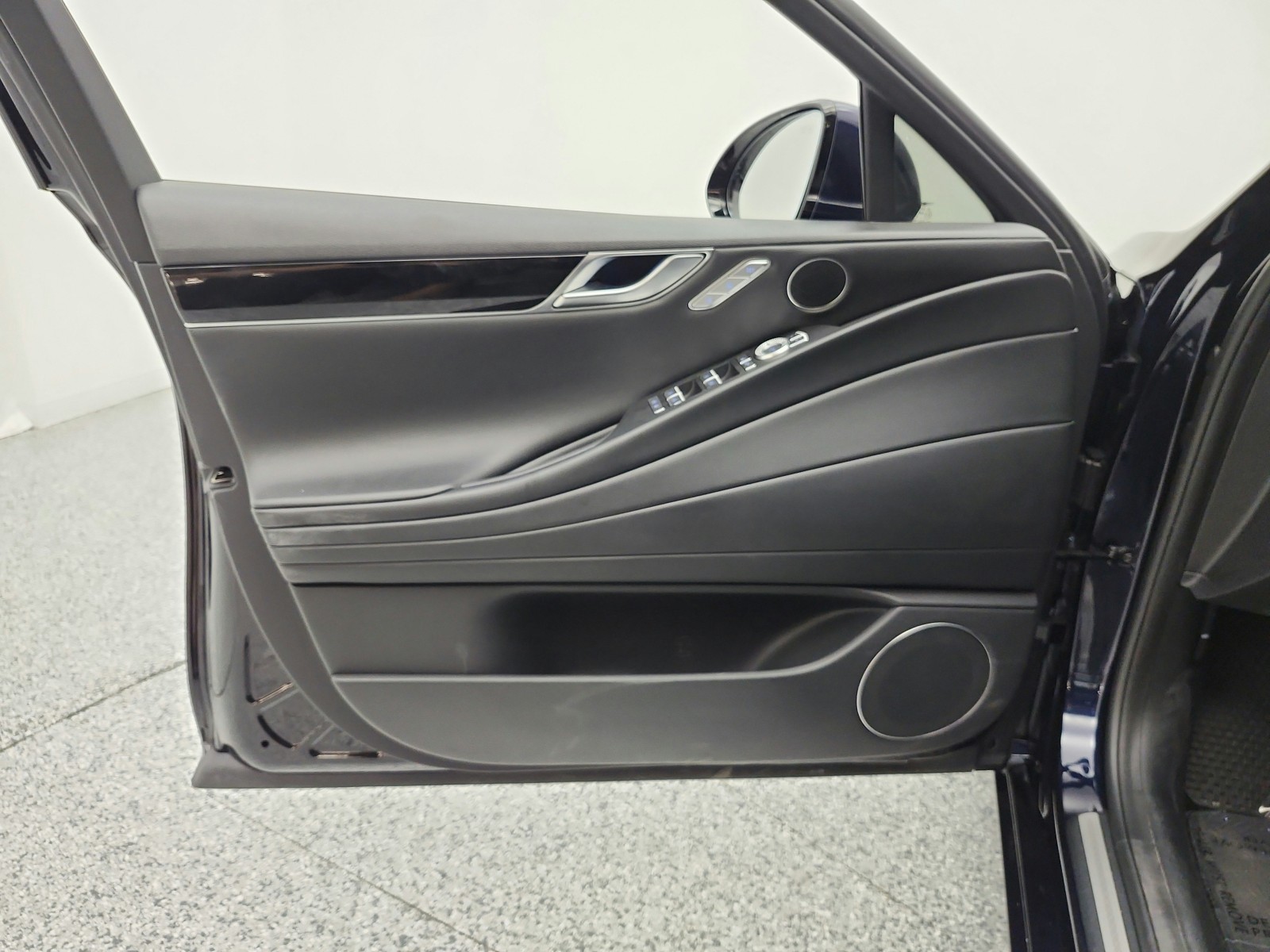 Used 2024 Capri Blue Genesis 2.5T AWD image 12