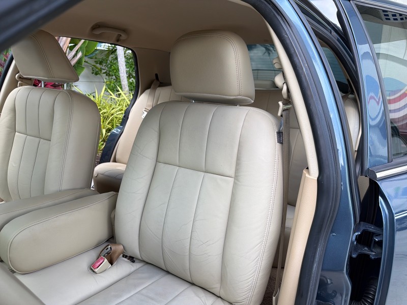 2007 Mercury Grand Marquis LS LOW MILES 52,599 1 OWNER in ,
