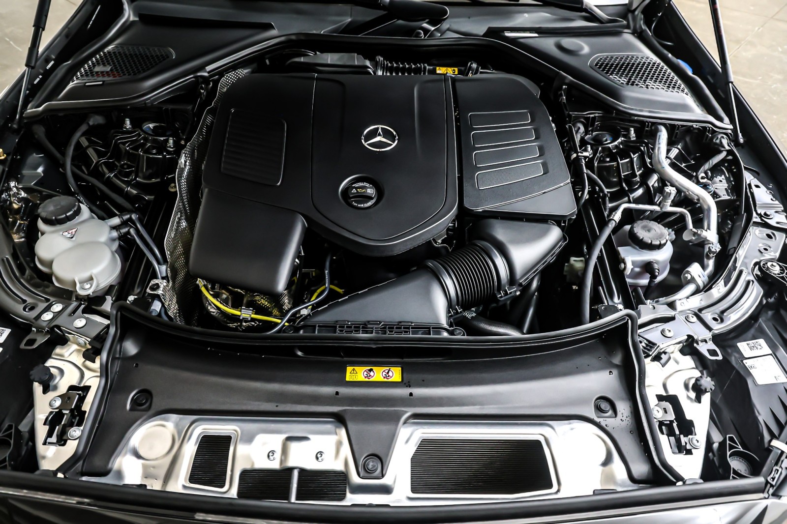 New 2026 Graphite Grey Metallic Mercedes-Benz E 350 image 11