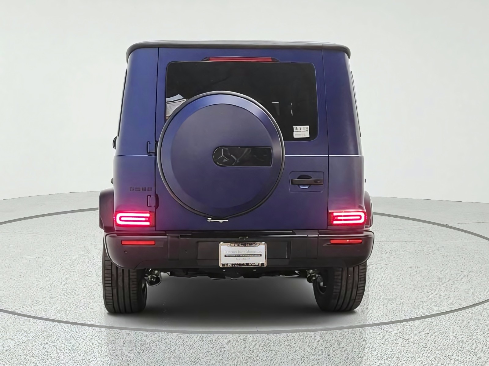 New 2027 MANUFAKTUR Exclusive Brilliant Blue Magno Mercedes-Benz G 580e SUV image 6