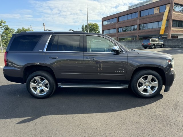 2015 Chevrolet Tahoe LTZ with Center Row Buckets 6