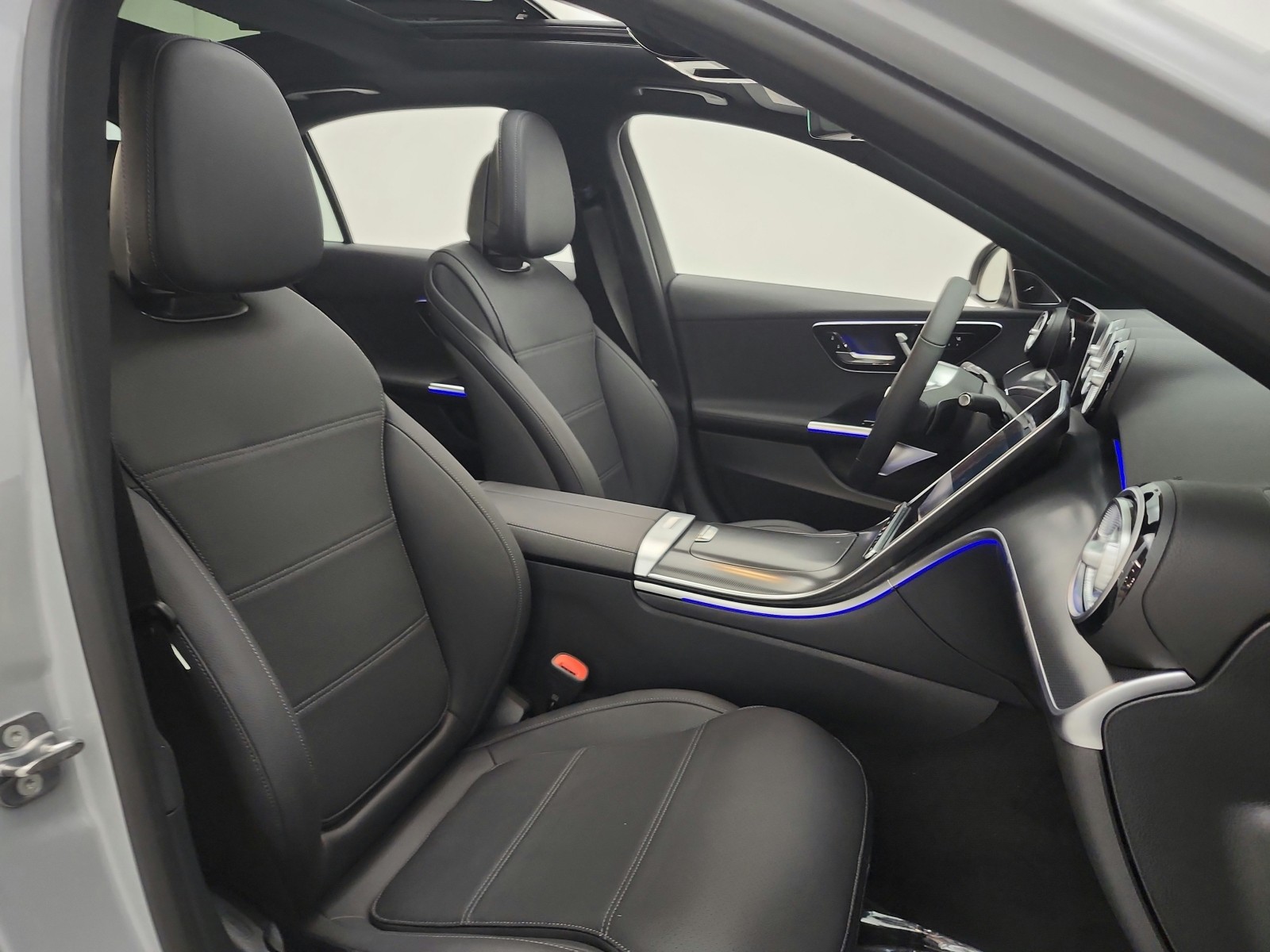 New 2026 MANUFAKTUR Alpine Grey Mercedes-Benz C 300 image 15