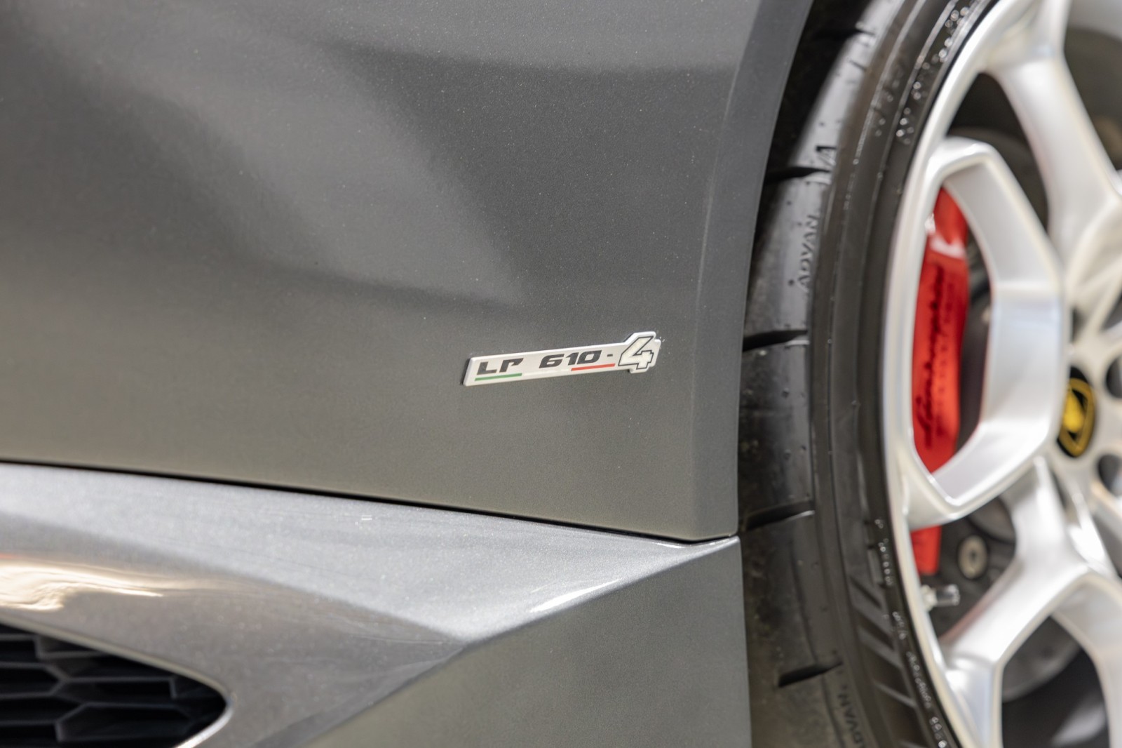 Used Car 2015 Lamborghini Huracan  Lp 610-4 - Transparent Engine Bonnet - Front Lift - Carbon Ceramic Brakes For Sale Under $240,000 In Boerne, Texas