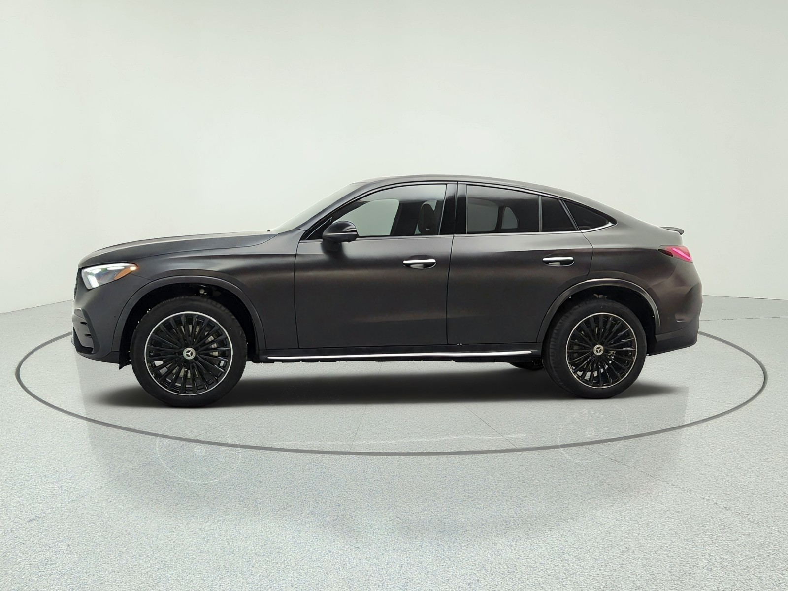 New 2026 MANUFAKTUR Graphite Grey Magno Mercedes-Benz GLC 300 4MATIC® Coupe image 8