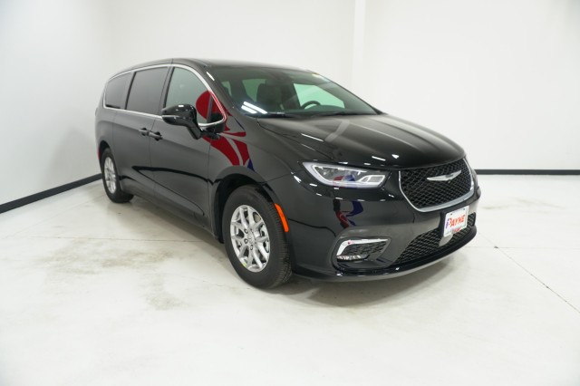 View vehicle photo 3