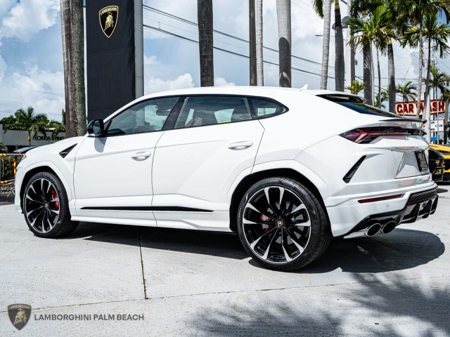 2022 Lamborghini Urus  in , 