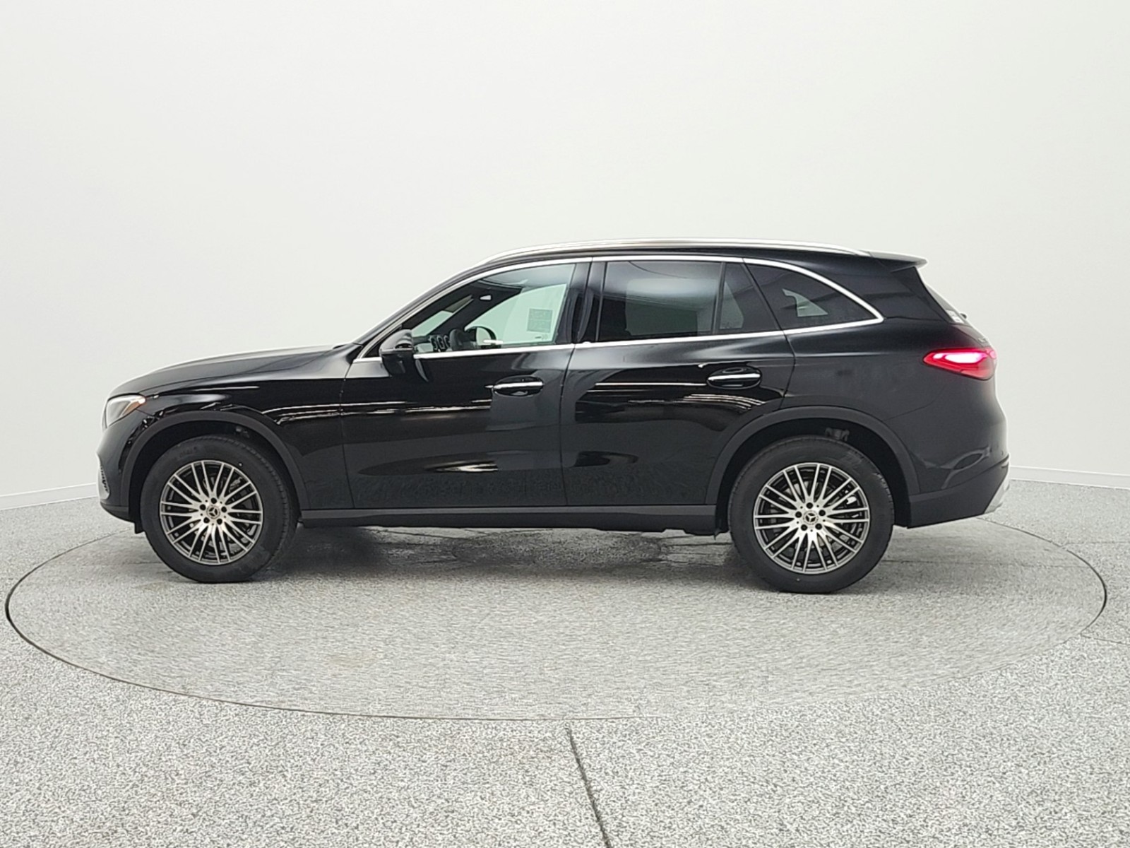 New 2026 Black Mercedes-Benz GLC 300 image 8