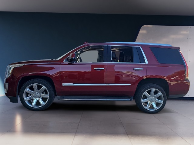 2018 Cadillac Escalade Luxury 2