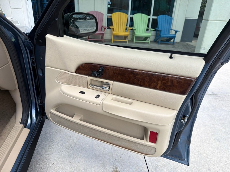 2007 Mercury Grand Marquis LS LOW MILES 52,599 1 OWNER in ,