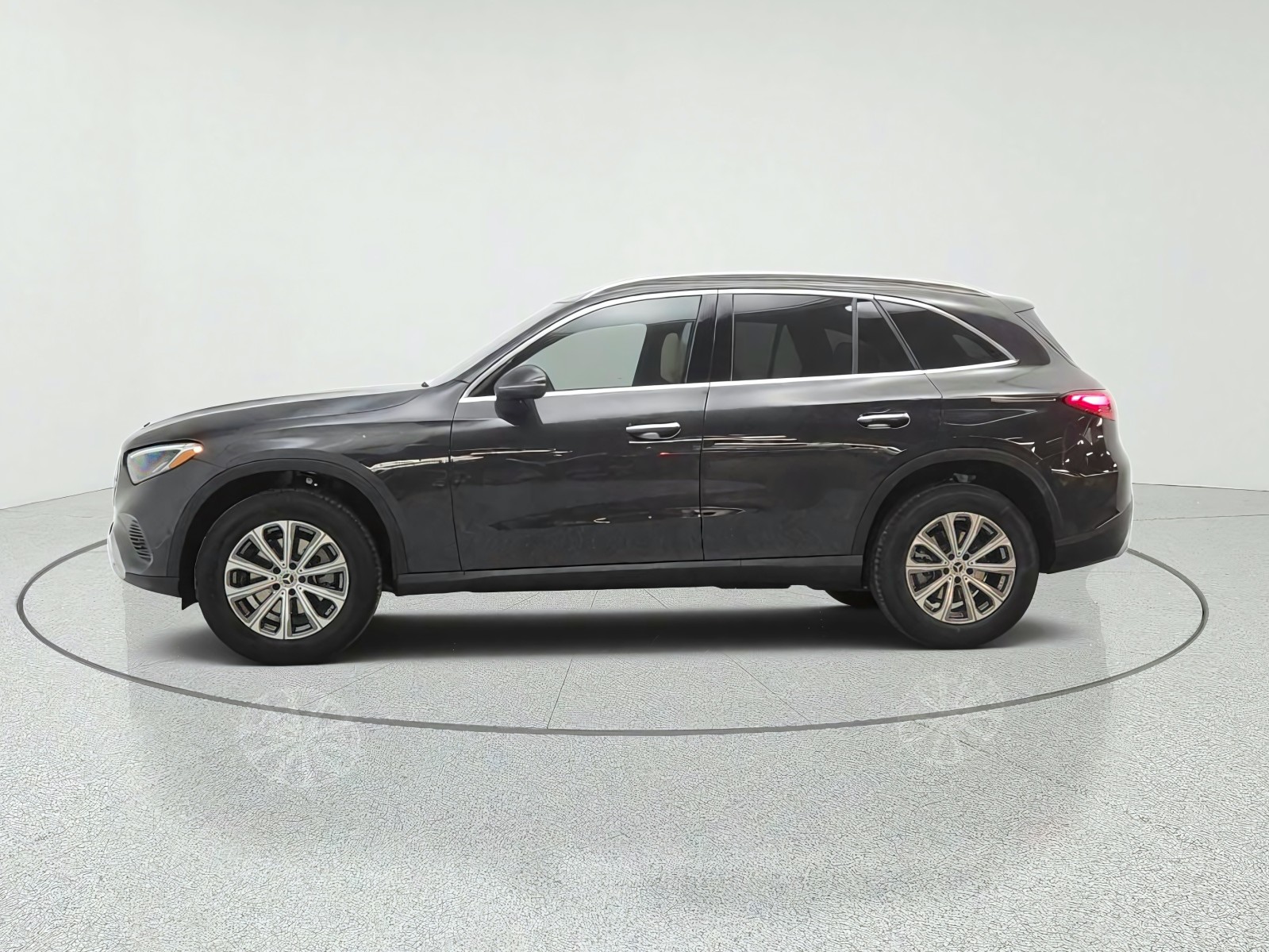 New 2027 Graphite Grey Metallic Mercedes-Benz GLC 300 4MATIC® SUV image 8