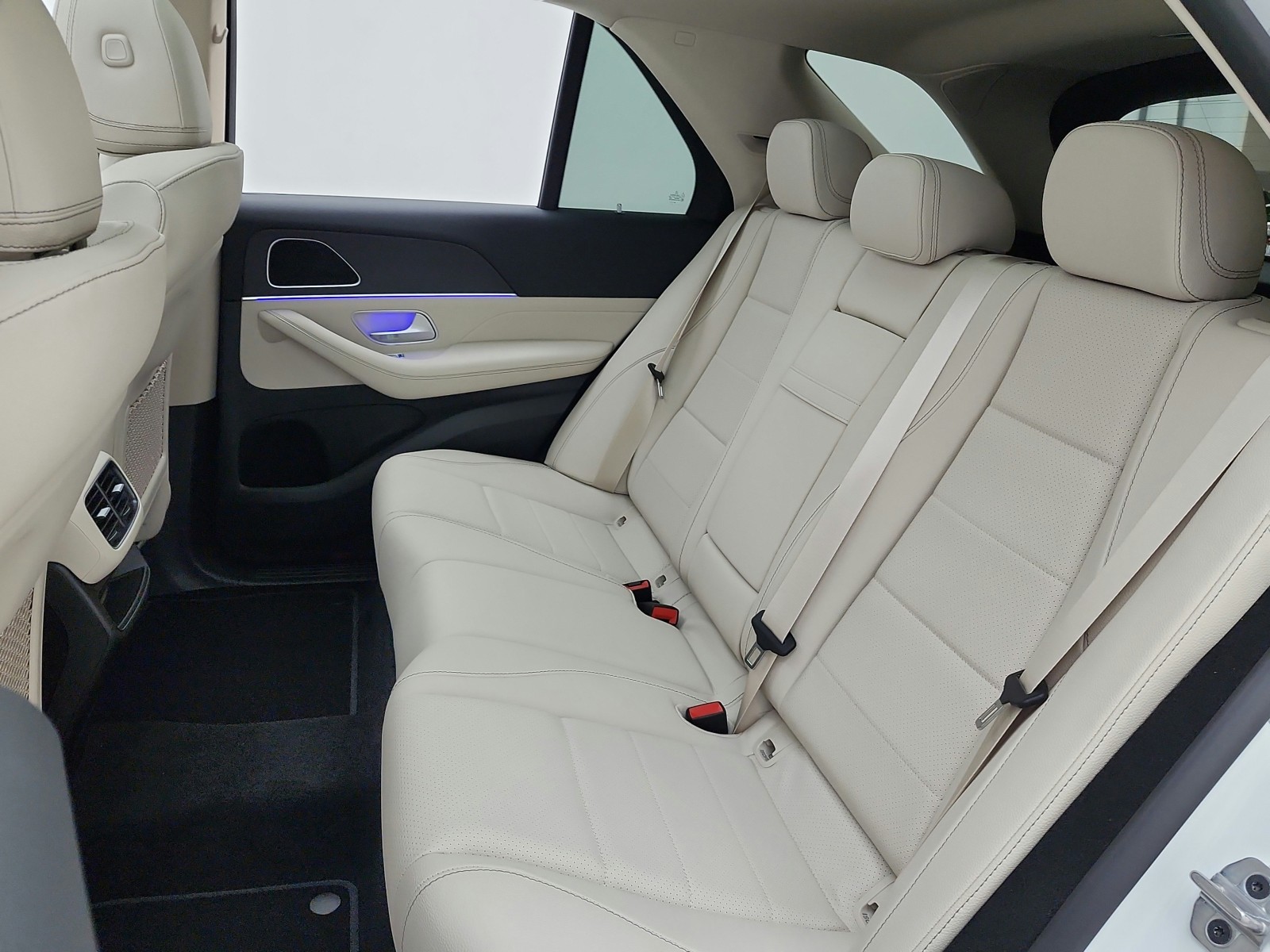 New 2026 Polar White Mercedes-Benz GLE 450 image 11