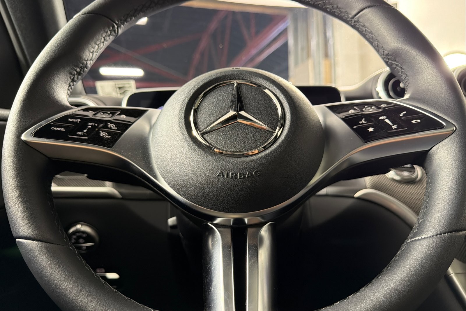 Used 2025 Black Mercedes-Benz GLC 300 SUV image 22