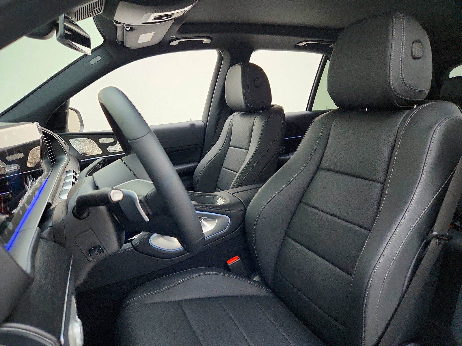 New 2026 Polar White Mercedes-Benz GLE 450 4MATIC® SUV image 17