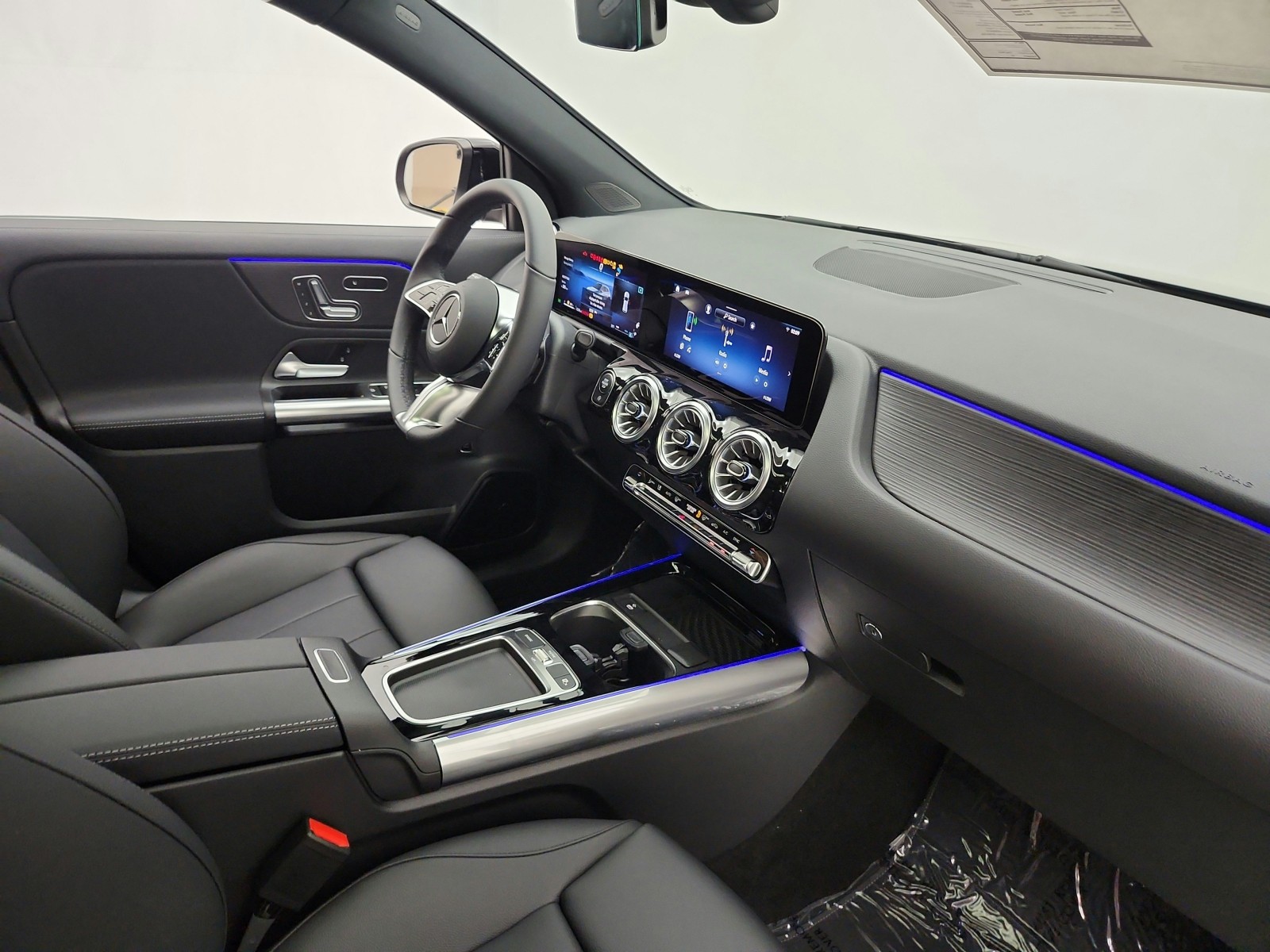 New 2026 Night Black Mercedes-Benz GLA 250 SUV image 15