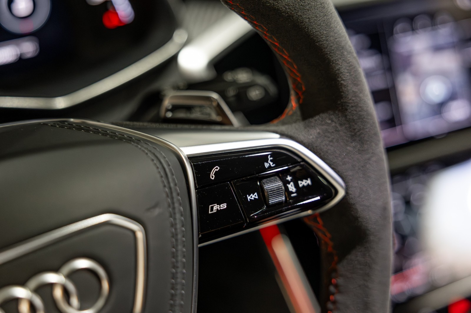 Used Car 2025 Audi Rs 6 Avant  Performance - Black Optic Package - Executive Package - Rs Sport Exhaust For Sale Under $140,000 In Boerne, Texas