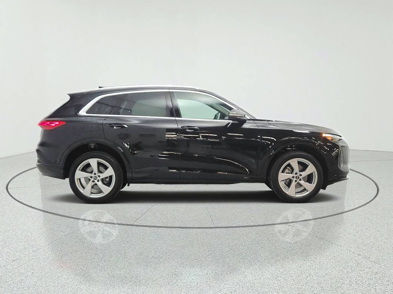 Used 2025 Mythos Black Metallic Audi Premium Plus image 4
