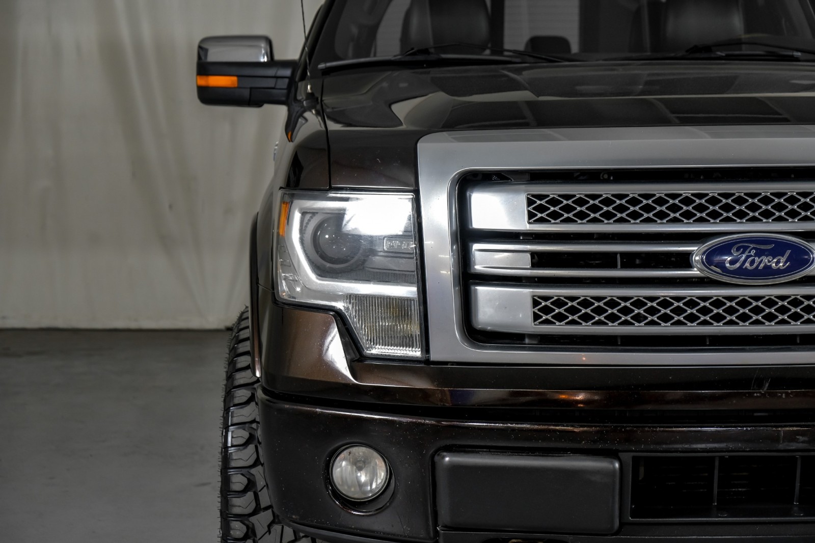 2014 Ford F-150 Platinum 37