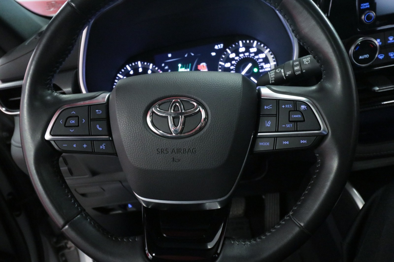 Used Car 2021 Toyota Highlander  Xse For Sale Under $35,000 In Austin, Texas