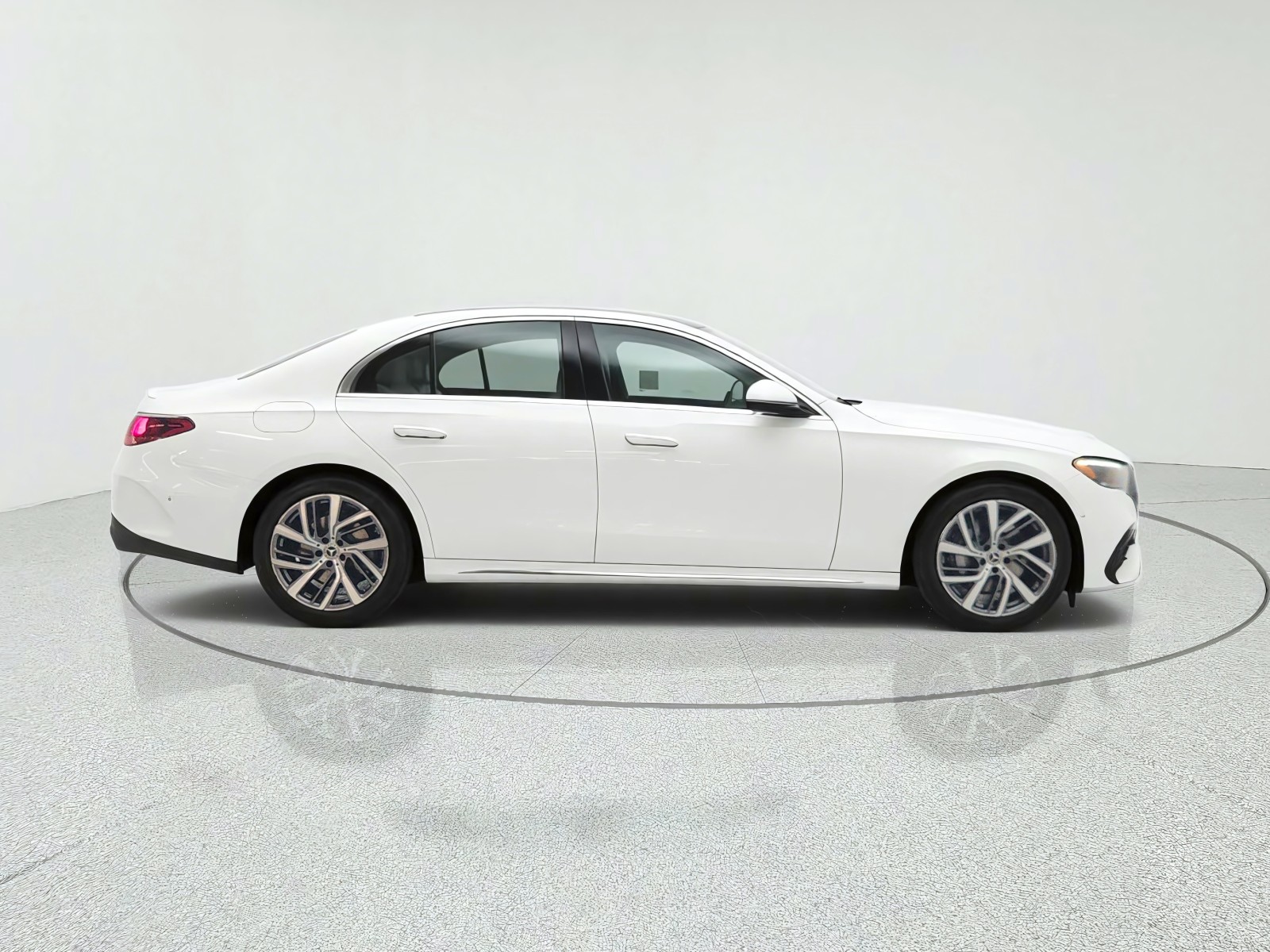 New 2027 Polar White Mercedes-Benz E 350 RWD Sedan image 4