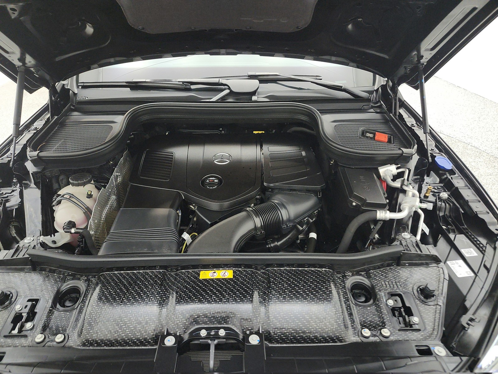 Certified Used 2026 Obsidian Black Metallic Mercedes-Benz GLE 350 4MATIC® SUV image 18