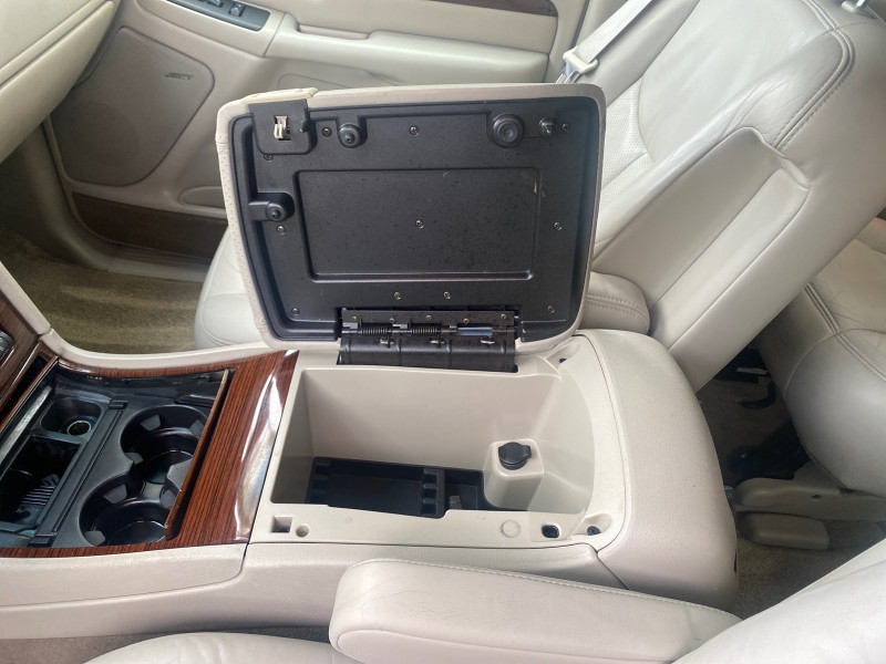 2003 Cadillac Escalade ESV SUV PEARL WHITE 4WD/AWD in , 