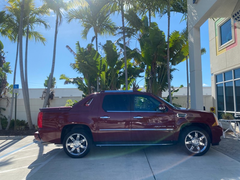 2007 Cadillac Escalade EXT LOW MILES 13,852 1 OWNER 4WD in , 