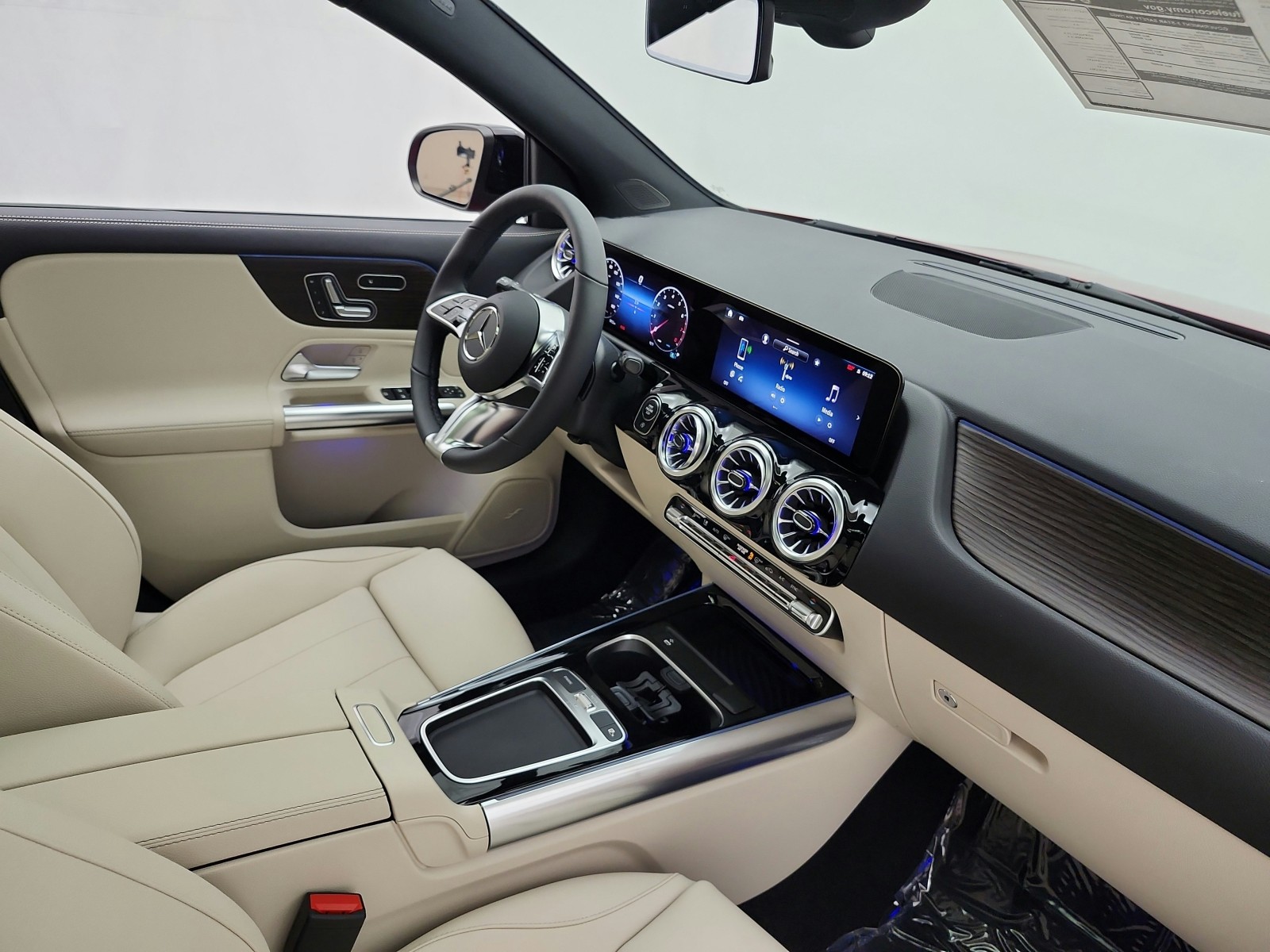 New 2026 MANUFAKTUR Patagonia Red Metallic Mercedes-Benz GLA 250 SUV image 13