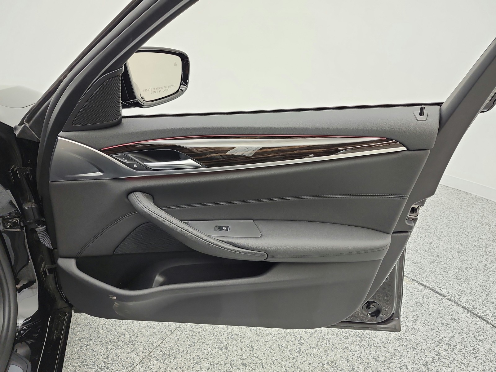 Used 2018 Jet Black BMW 530e iPerformance Plug-In Hybrid image 19