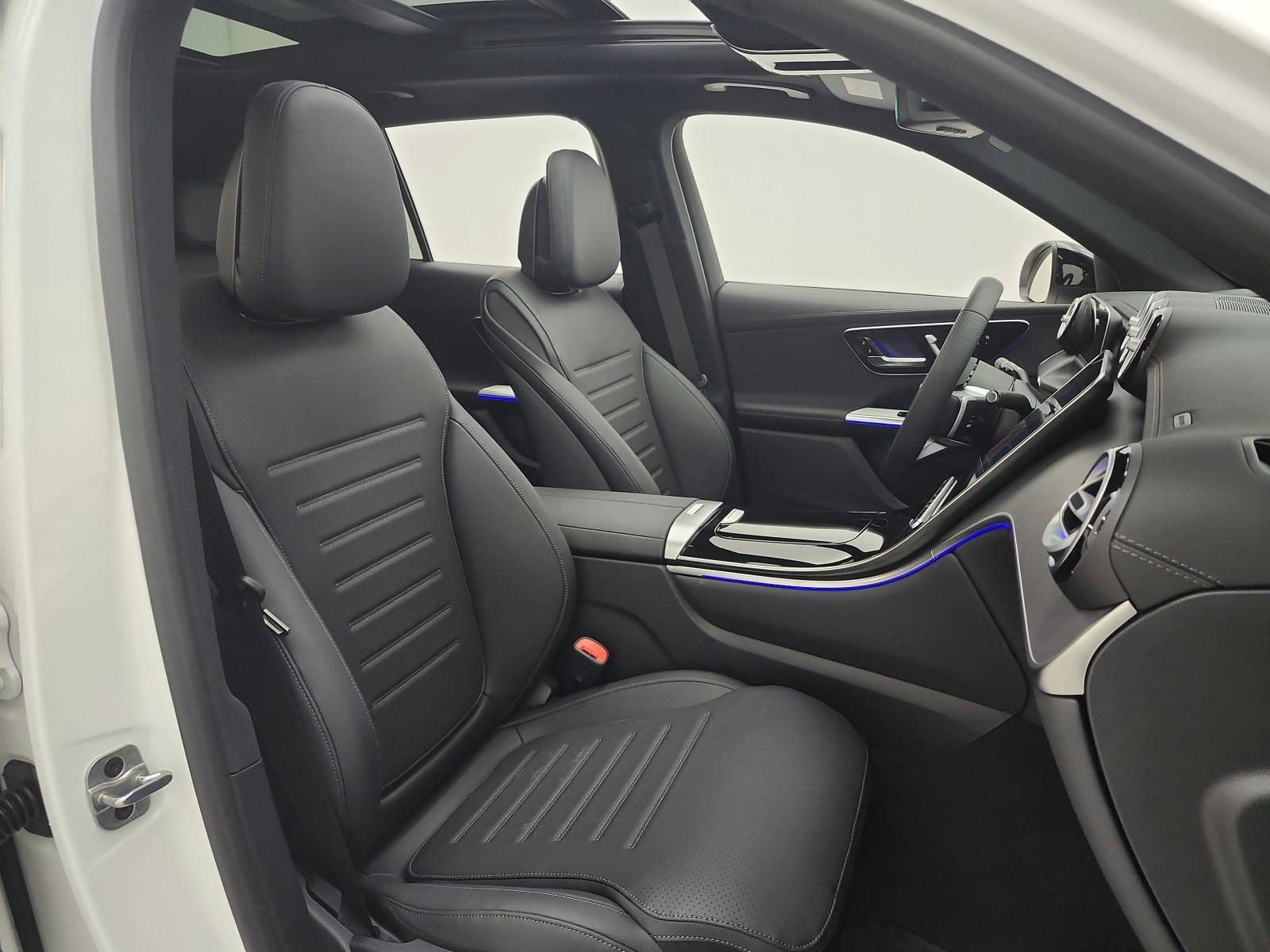 New 2026 Polar White Mercedes-Benz GLC 300 image 15