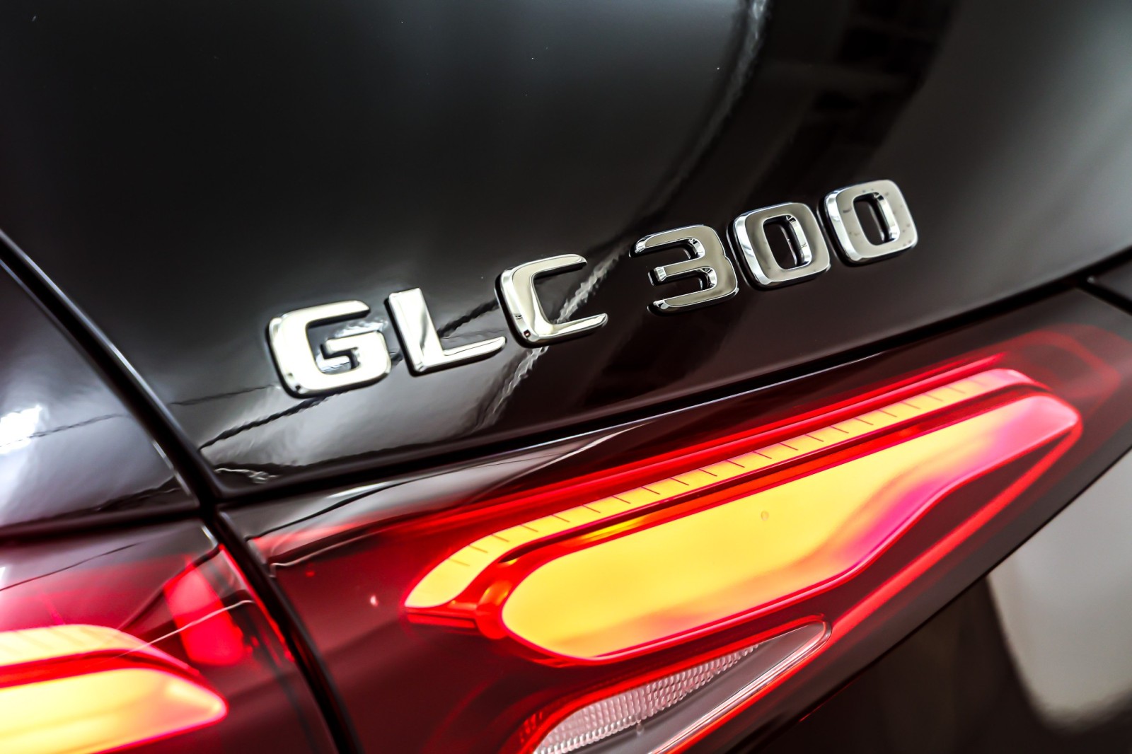 New 2026 Black Mercedes-Benz GLC 300 image 9