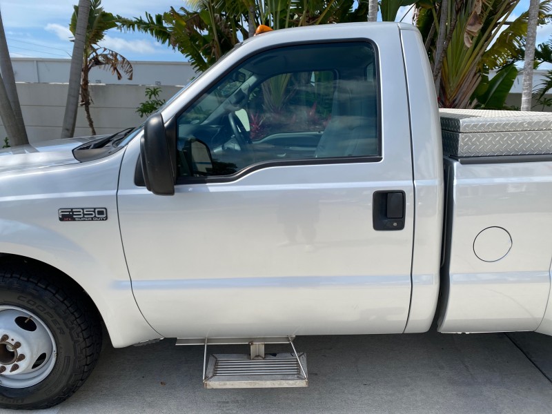2001 Ford Super Duty F-350 DRW XL 1 OWNER LOW MILES 14,269 in , 