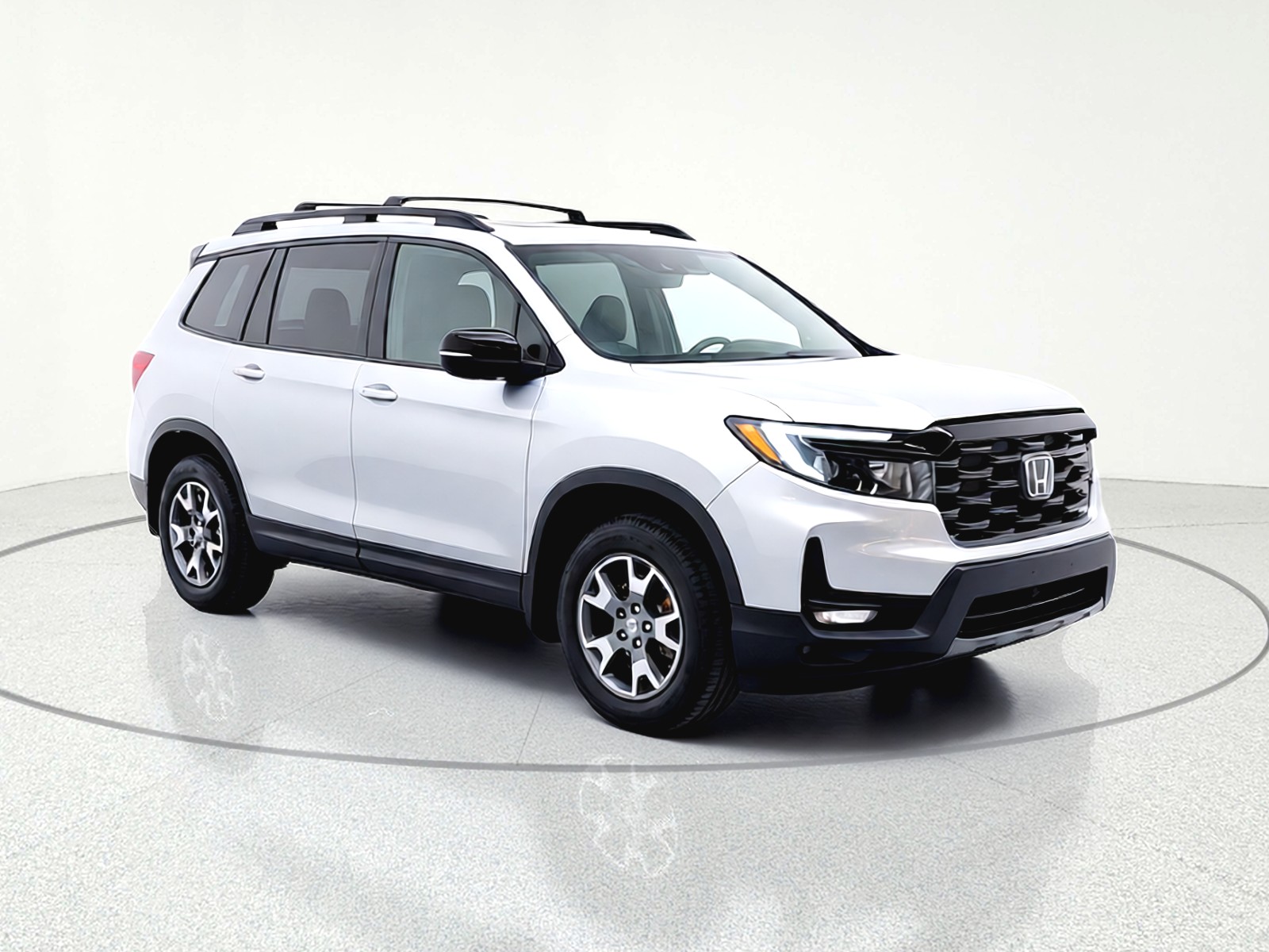 Used 2022 Lunar Silver Metallic Honda TrailSport AWD image 8