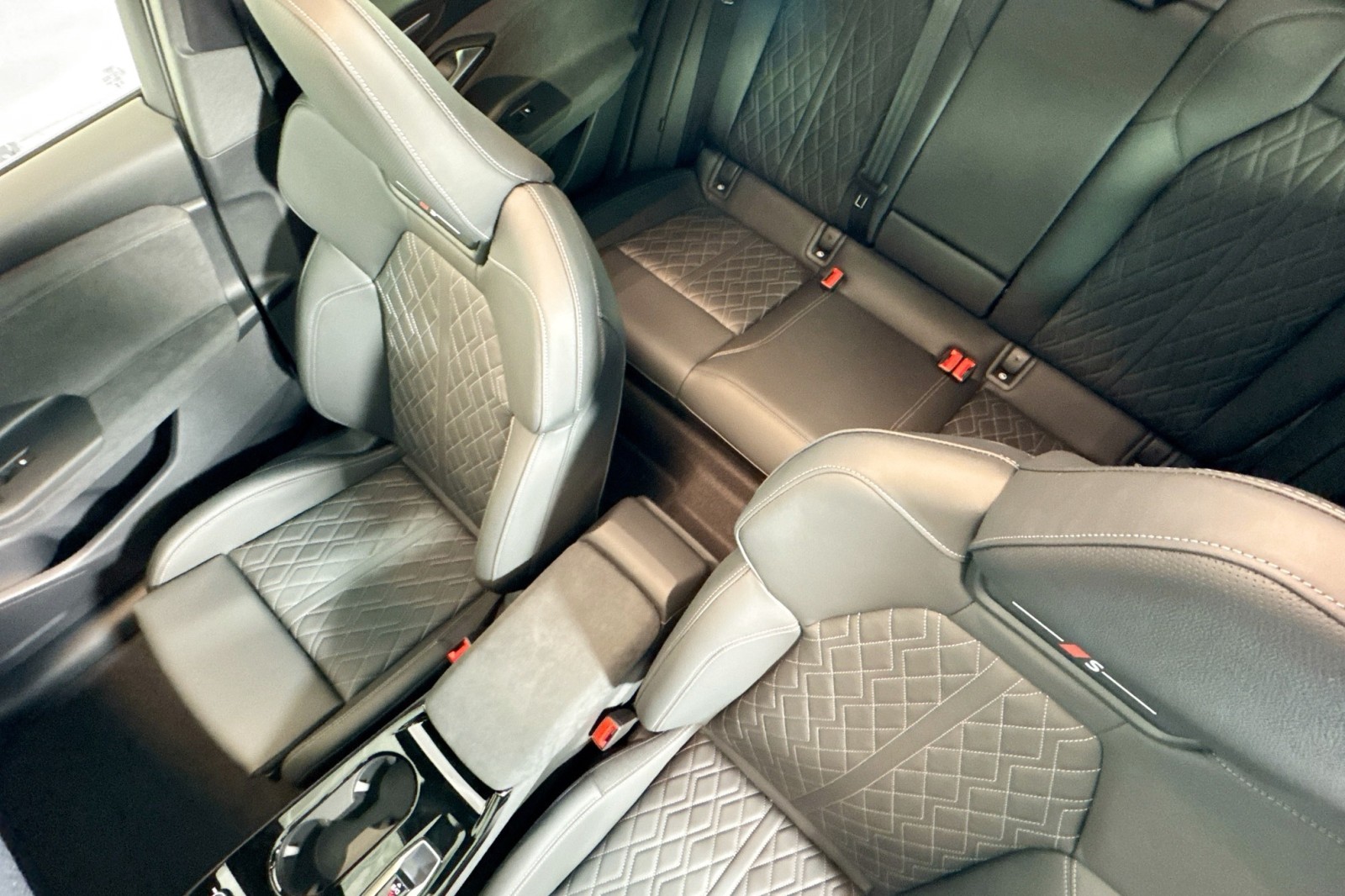 New 2025 Glacier White Metallic Audi Prestige quattro image 18