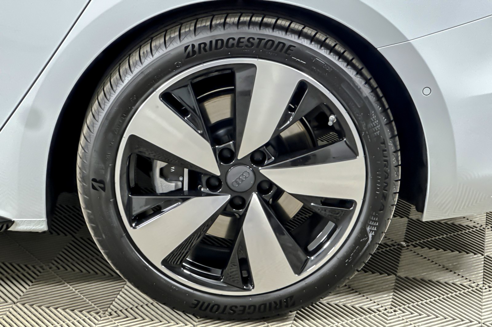 New 2026 Glacier White Metallic Audi Premium Plus 2.0 TFSI quattro image 25
