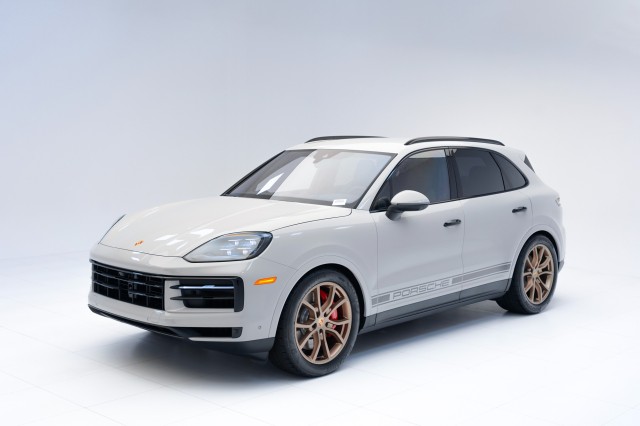 2024  Cayenne S in , 