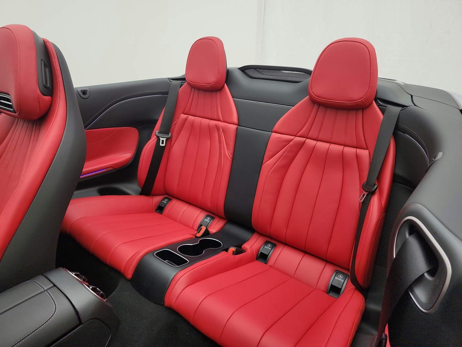 New 2026 MANUFAKTUR Graphite Grey Magno Mercedes-Benz CLE 300 image 17