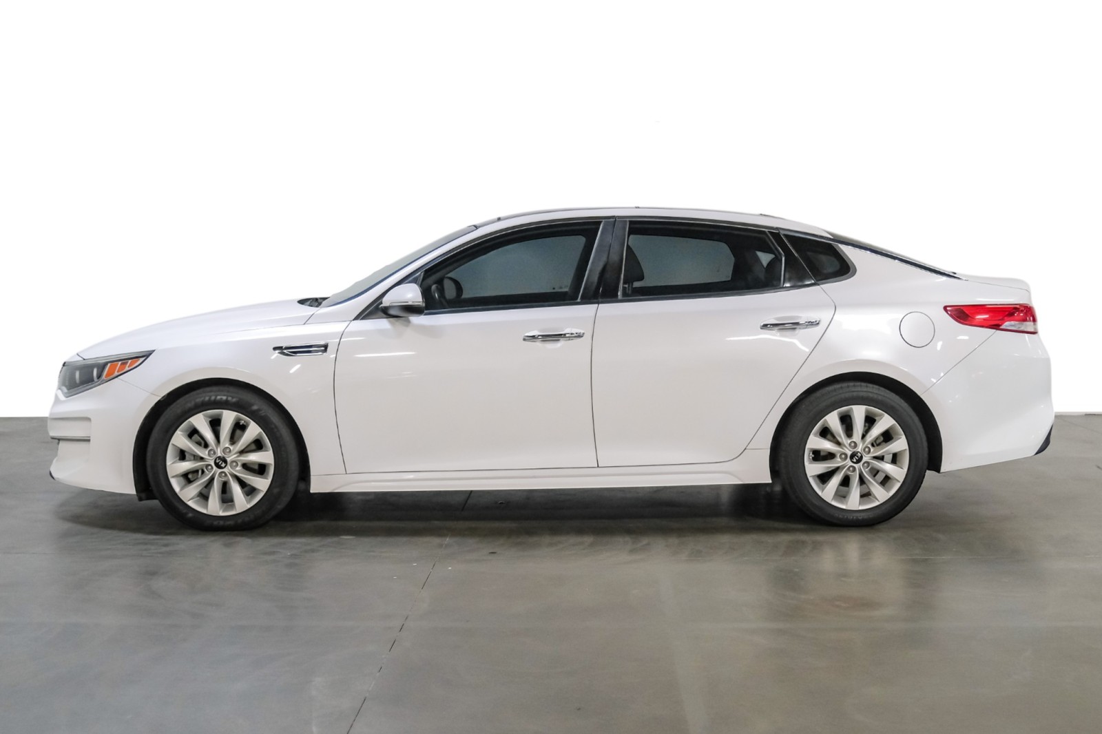 2016 Kia Optima EX 10