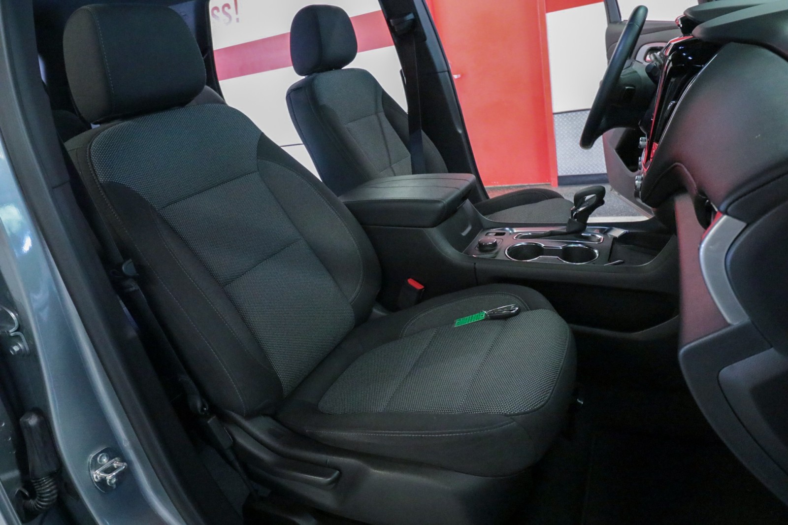 Used Car 2023 Chevrolet Traverse  Lt Cloth For Sale Under $30,000 In Austin, Texas