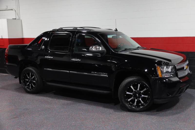 2013 Chevrolet Avalanche LTZ 4WD Black Diamond Edition 4dr Suv in , 