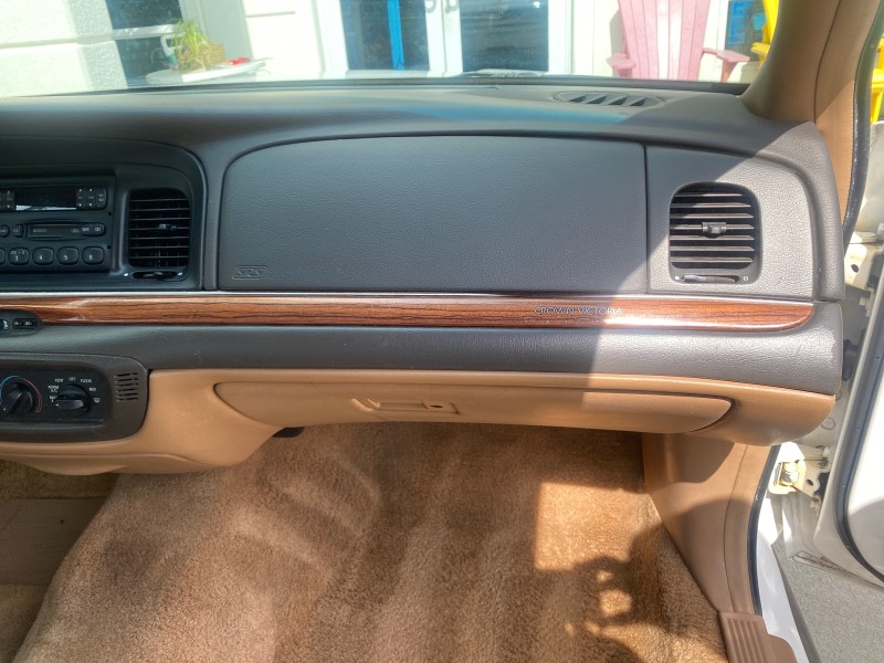 1995 Ford Crown Victoria LOW MILES 43,331 in , 
